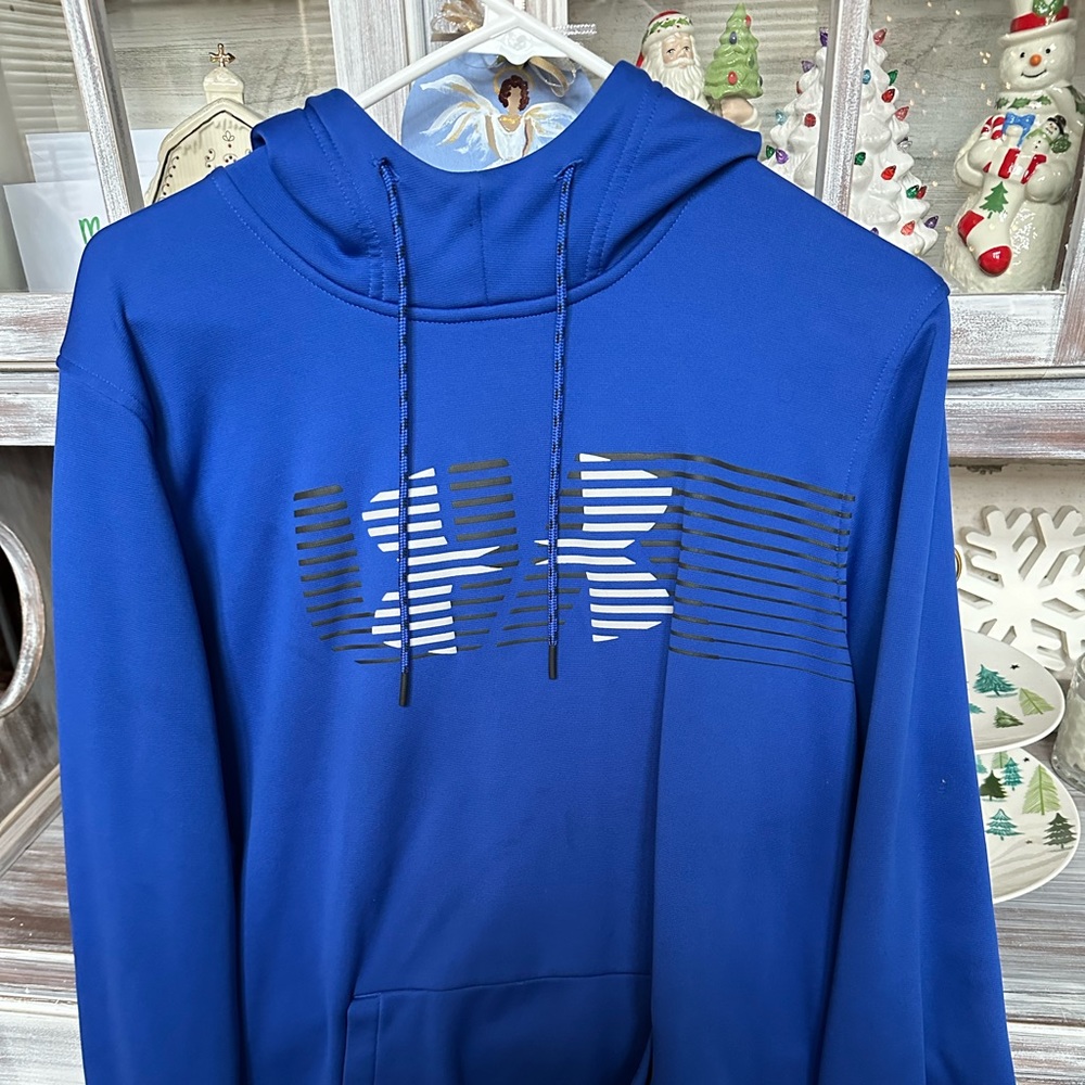 Men’s large under armour hoodie
